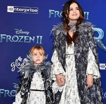 Mandy Teefey's daughters.